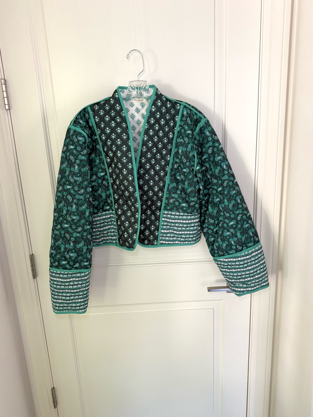 Sundayup Quilted Green Paisley Floral Jacket Buttonless Women’s Medium